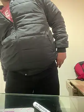 Snapshot of Dante_Valcur chatting on December 22, 2025, 1:30 pm Dante Valcur online show from December 22, 2025, 1:30 pm