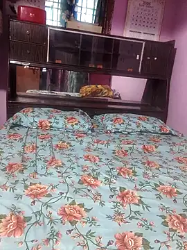 hyd couple7878 online show from February 5, 2026, 4:28 am