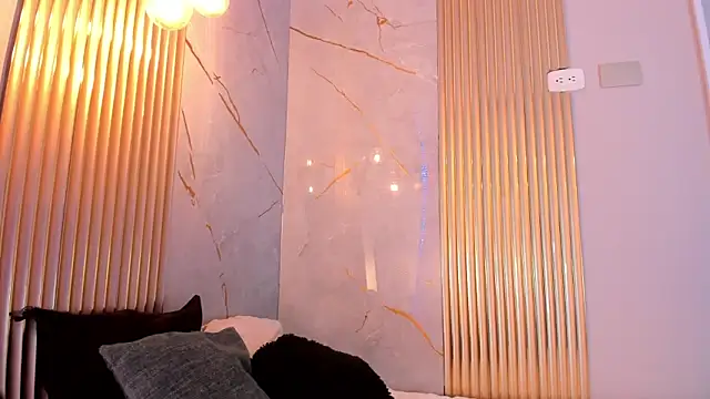 Snapshot of angie_harmony chatting on January 13, 2026, 12:10 pm angie harmony online show from January 13, 2026, 12:10 pm