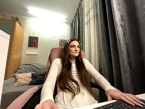 HelgaMun online show from November 23, 2025, 11:10 am