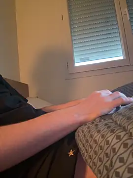 homme20 online show from December 22, 2025, 2:58 pm