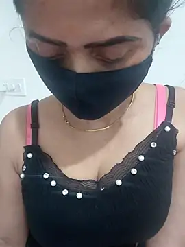 Aarti909090 online show from July 4, 2026, 3:29 pm