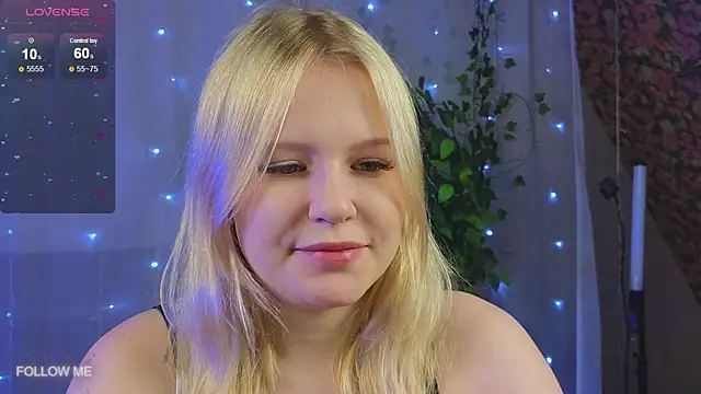 Mila wxw online show from November 14, 2025, 1:43 pm