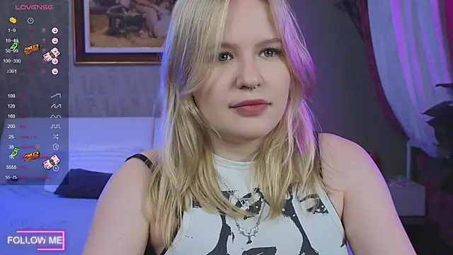 Mila wxw online show from November 21, 2025, 11:20 am