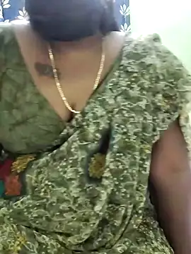 tam-queen1 online show from November 10, 2025, 9:08 am