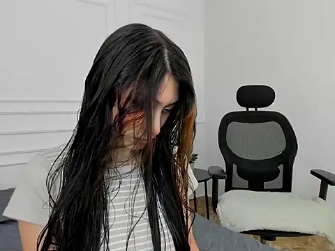 Ana Muller19 online show from November 4, 2025, 11:15 pm