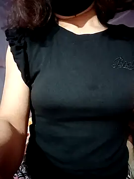 Snapshot of LenaLy2k chatting on November 23, 2025, 12:16 pm LenaLy2k online show from November 23, 2025, 12:16 pm