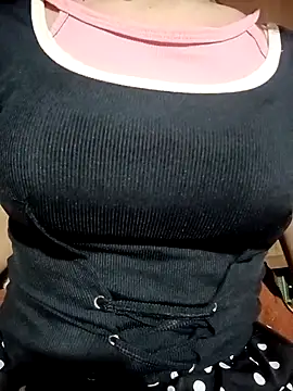 Snapshot of LenaLy2k chatting on November 27, 2025, 12:29 pm LenaLy2k online show from November 27, 2025, 12:29 pm