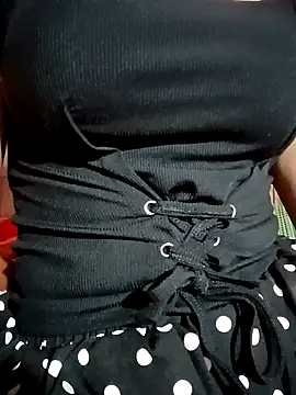 Snapshot of LenaLy2k chatting on November 28, 2025, 2:47 am LenaLy2k online show from November 28, 2025, 2:47 am