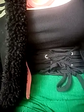 Snapshot of LenaLy2k chatting on December 1, 2025, 1:54 am LenaLy2k online show from December 1, 2025, 1:54 am