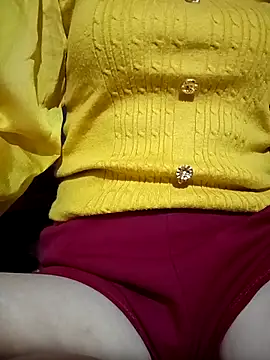 Snapshot of LenaLy2k chatting on December 15, 2025, 12:59 am LenaLy2k online show from December 15, 2025, 12:59 am