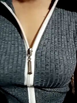 Snapshot of LenaLy2k chatting on December 17, 2025, 3:45 am LenaLy2k online show from December 17, 2025, 3:45 am