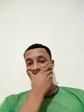 Snapshot of FLECKIN chatting on December 18, 2025, 10:27 pm FLECKIN online show from December 18, 2025, 10:27 pm