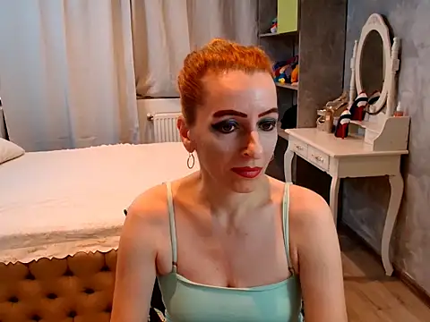 Snapshot of AnneDevrim chatting on November 18, 2025, 7:02 am AnneDevrim online show from November 18, 2025, 7:02 am