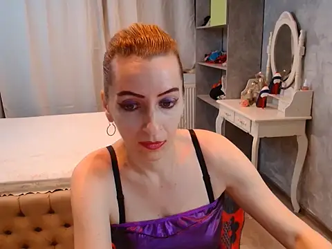 Snapshot of AnneDevrim chatting on November 29, 2025, 6:38 am AnneDevrim online show from November 29, 2025, 6:38 am