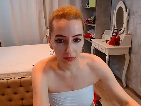 Snapshot of AnneDevrim chatting on December 2, 2025, 7:14 am AnneDevrim online show from December 2, 2025, 7:14 am