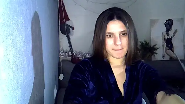 KiraHoney online show from December 13, 2025, 10:04 pm