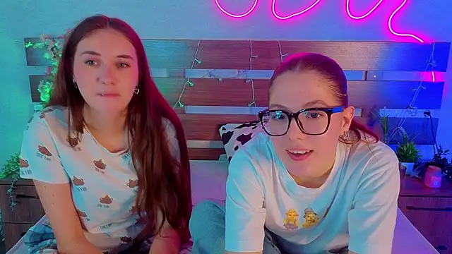 Snapshot of MargaretMorris chatting on December 15, 2025, 12:42 pm MargaretMorris online show from December 15, 2025, 12:42 pm