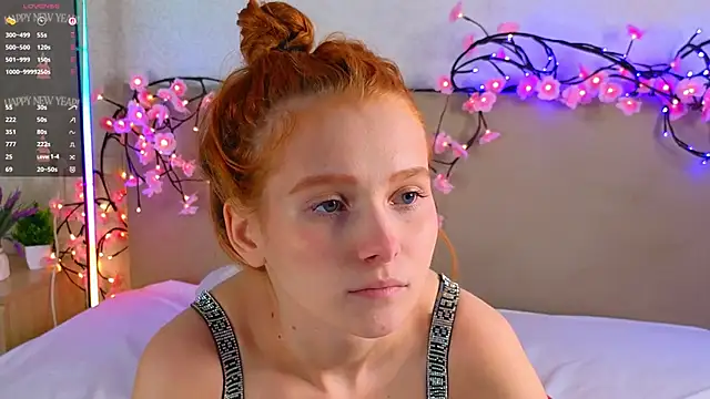 Snapshot of MarthaMack chatting on December 16, 2025, 7:24 am MarthaMack online show from December 16, 2025, 7:24 am