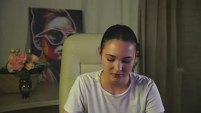 LeenaPuita online show from November 4, 2025, 12:48 pm