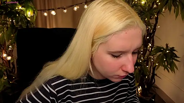 JoanneSmith online show from December 22, 2025, 10:45 am