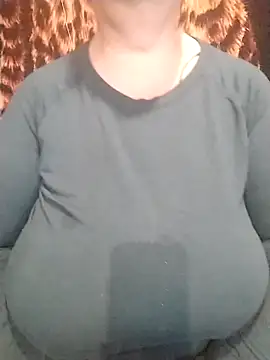 MyHoneyKira online show from November 10, 2025, 7:40 am