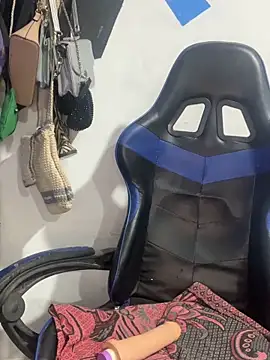 Snapshot of euscarlethotgirl chatting on November 27, 2025, 11:29 pm euscarlethotgirl online show from November 27, 2025, 11:29 pm