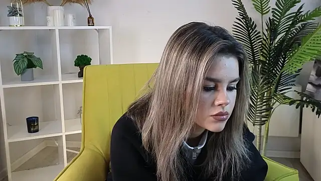 Snapshot of AmaliaProst chatting on November 4, 2025, 10:47 am AmaliaProst online show from November 4, 2025, 10:47 am