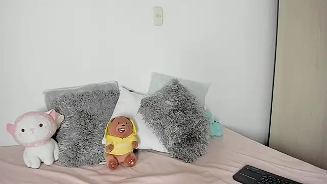 Snapshot of Salome_208 chatting on November 19, 2025, 8:09 pm Salome 208 online show from November 19, 2025, 8:09 pm