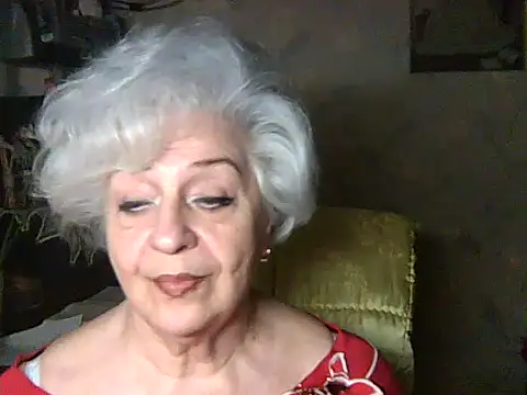 Snapshot of ValeriaKroww chatting on May 9, 2026, 5:40 pm ValeriaKroww online show from May 9, 2026, 5:40 pm