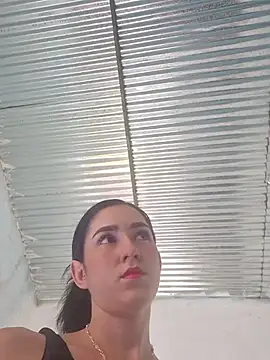 Snapshot of lil_misty chatting on December 18, 2025, 7:42 pm lil misty online show from December 18, 2025, 7:42 pm