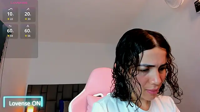 sara ospinna online show from November 26, 2025, 11:22 am