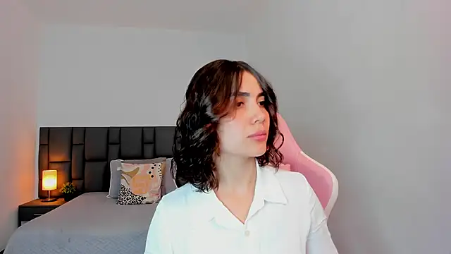 sara ospinna online show from December 2, 2025, 11:59 am