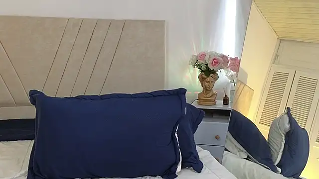 NatashaBlade  online show from November 10, 2025, 1:43 pm