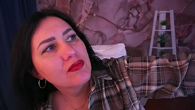 Snapshot of VelvetLuck chatting on December 1, 2025, 2:00 pm VelvetLuck online show from December 1, 2025, 2:00 pm