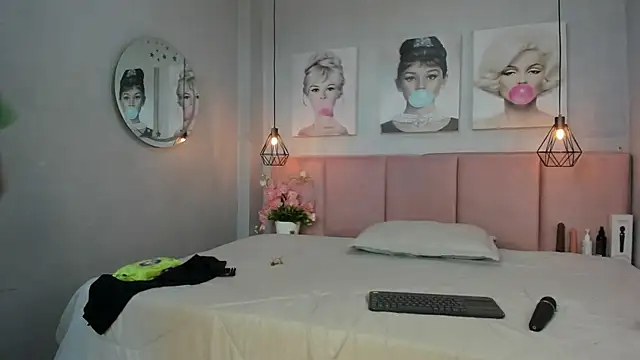 sensual skinny online show from November 20, 2025, 9:03 pm