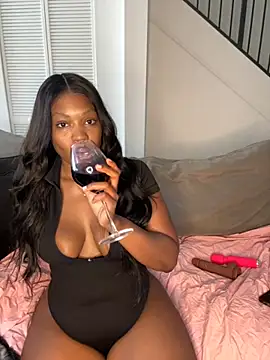 Snapshot of PrincessDreamm chatting on November 21, 2025, 5:00 pm PrincessDreamm online show from November 21, 2025, 5:00 pm