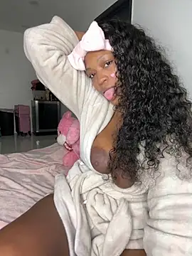 Snapshot of PrincessDreamm chatting on November 26, 2025, 6:58 am PrincessDreamm online show from November 26, 2025, 6:58 am