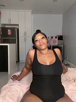 Snapshot of PrincessDreamm chatting on February 17, 2026, 11:55 pm PrincessDreamm online show from February 17, 2026, 11:55 pm