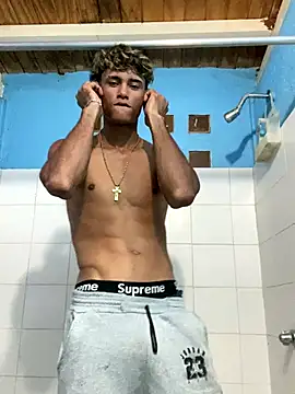 Snapshot of meliodas_23cm chatting on December 19, 2025, 3:13 am meliodas 23cm online show from December 19, 2025, 3:13 am