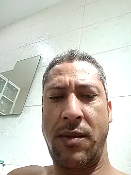 Arrombador20 online show from April 2, 2026, 1:09 pm