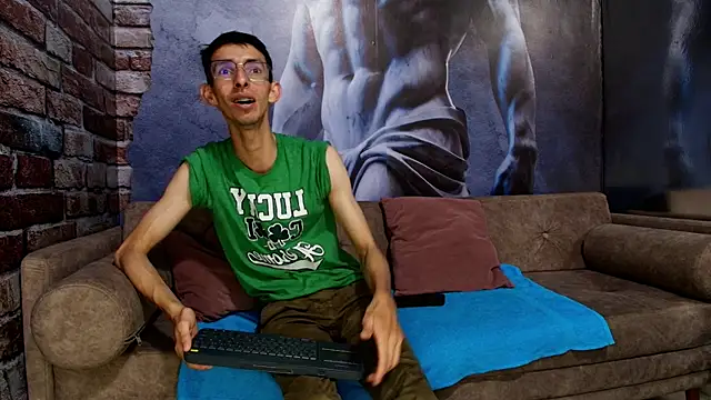 ZyroNight online show from November 6, 2025, 7:48 pm