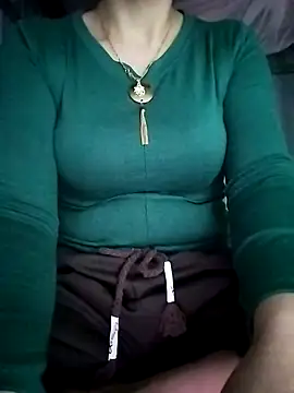 Snapshot of Niramiu chatting on November 12, 2025, 11:36 pm Niramiu online show from November 12, 2025, 11:36 pm