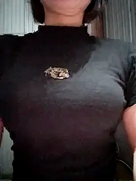 Snapshot of Niramiu chatting on November 17, 2025, 1:55 am Niramiu online show from November 17, 2025, 1:55 am