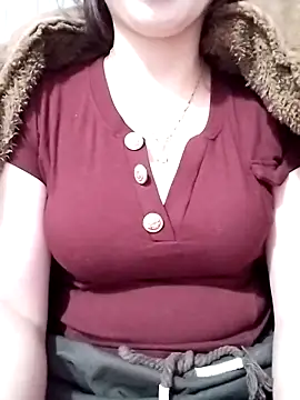 Snapshot of Niramiu chatting on November 19, 2025, 2:22 am Niramiu online show from November 19, 2025, 2:22 am