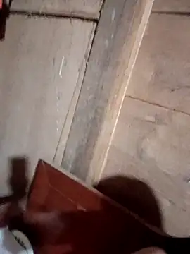 Snapshot of Bee-bgolden chatting on November 12, 2025, 4:07 pm Bee-bgolden online show from November 12, 2025, 4:07 pm