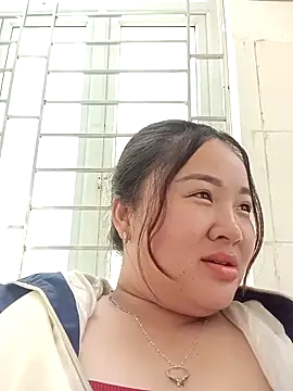 Snapshot of Bee-bgolden chatting on November 14, 2025, 12:31 am Bee-bgolden online show from November 14, 2025, 12:31 am