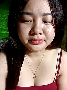 Snapshot of Bee-bgolden chatting on November 16, 2025, 1:22 am Bee-bgolden online show from November 16, 2025, 1:22 am