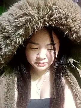 Snapshot of Bee-bgolden chatting on November 24, 2025, 3:01 pm Bee-bgolden online show from November 24, 2025, 3:01 pm