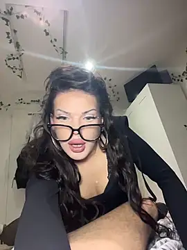 Snapshot of zowi101 chatting on February 26, 2026, 3:44 pm zowi101 online show from February 26, 2026, 3:44 pm